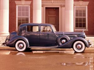 Packard Twelve Club Sedan 1937 года